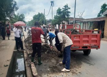 L’Université Mapon au service de la communauté : Lancement des travaux d’entretien des routes et de curage des caniveaux à Kindu